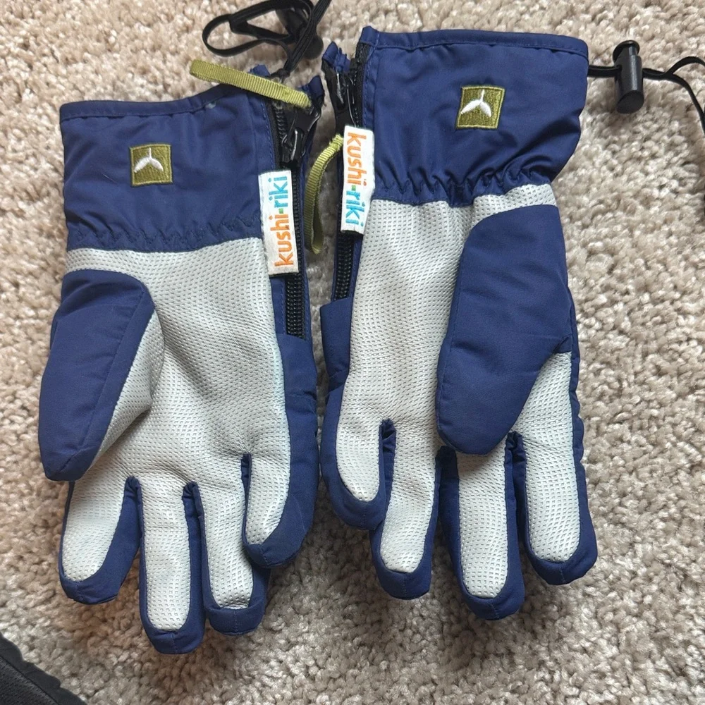 Kids Navy Mittens with Adjustable Straps